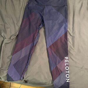 Peloton WITH Leggings Womens Size XXL High Rise Purple Stripe Wear it to Heart
